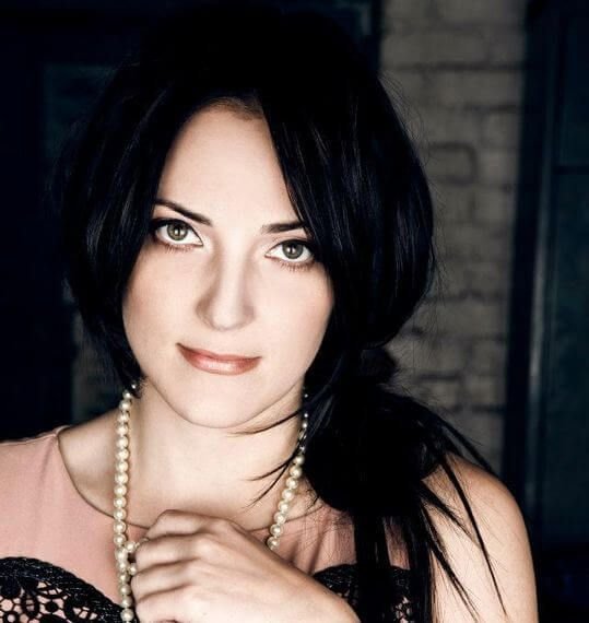 Jen Kirkman Explains the Glamour of the Divorcée